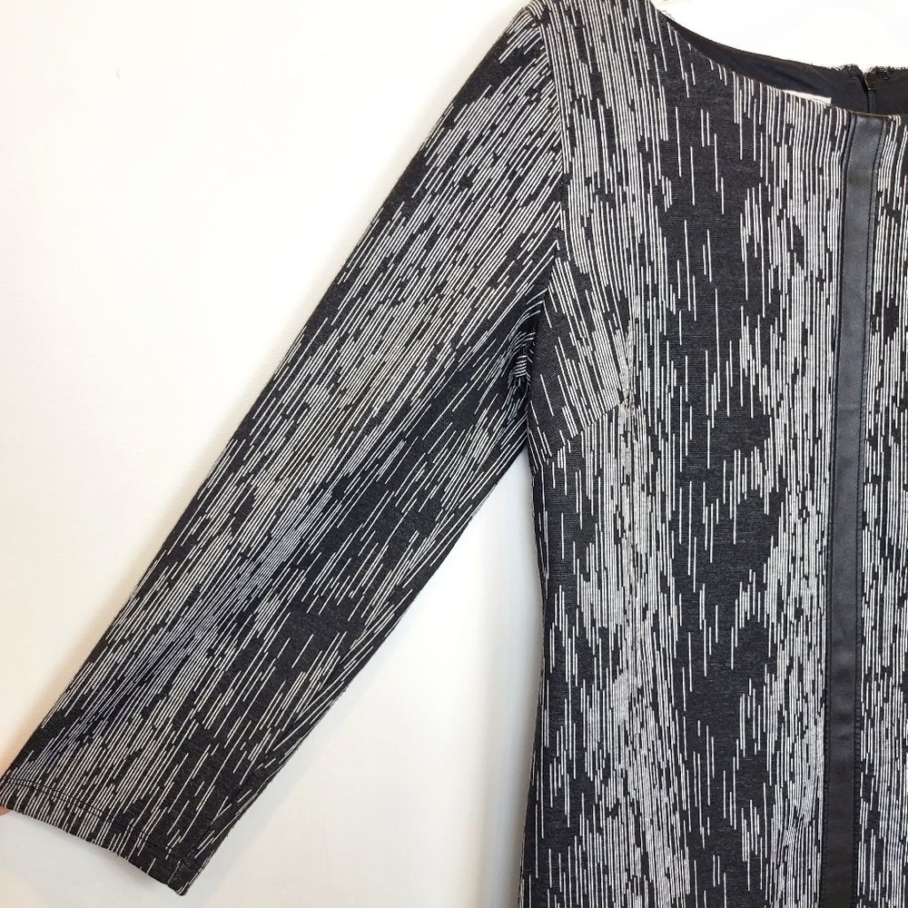 Maggy London Black Abstract Print Faux Leather Details Shift Dress, Size 8, GUC - Picture 4 of 10